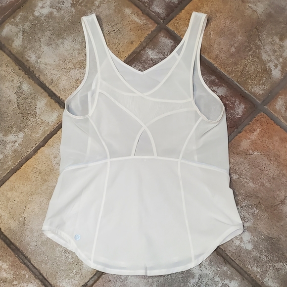 Lulu🍋Run With The Sun Tank - Picture 6 of 9